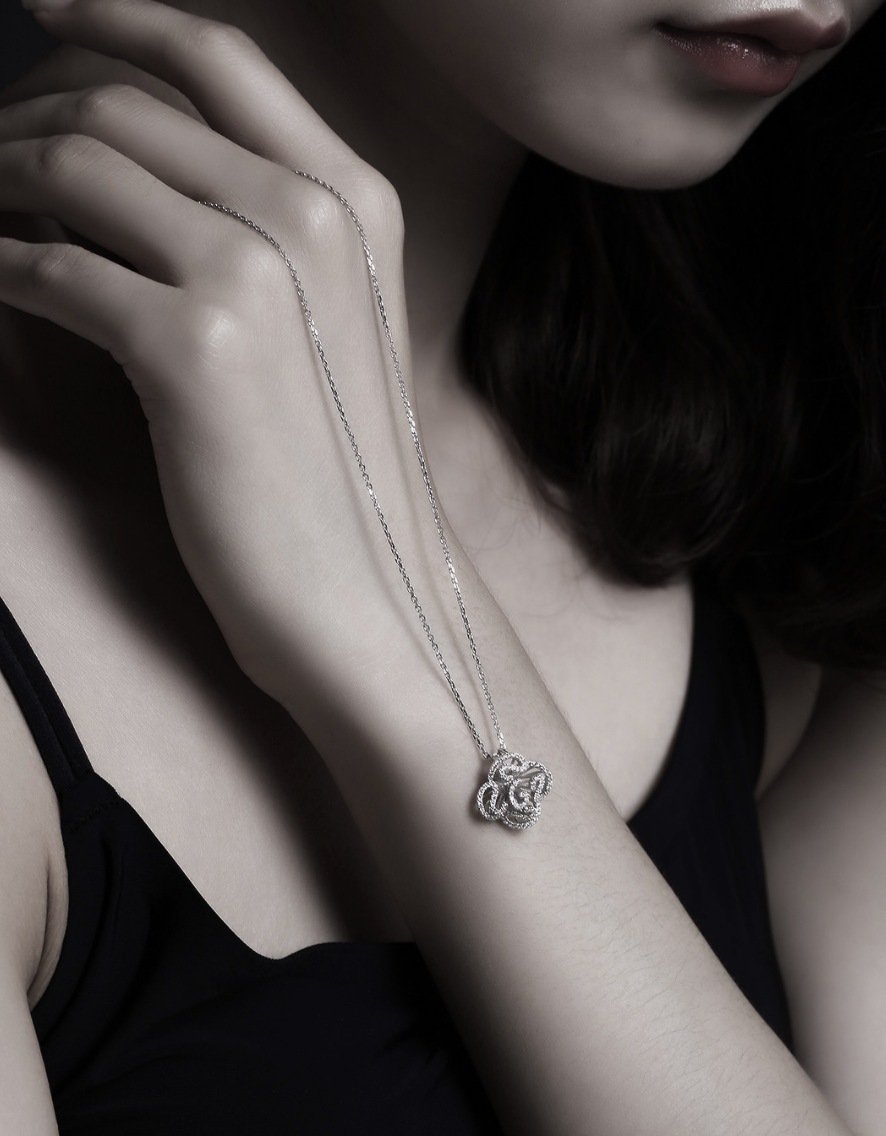 Cascade Petite Pendant Necklace_Black
